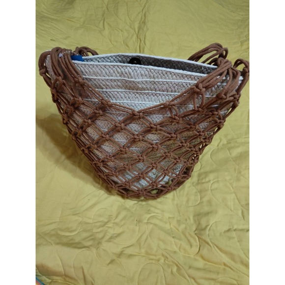 Knotted Macramé Shoulder Bag - Picture 3 of 5